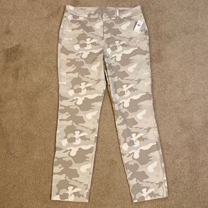 Old Navy Pixie Pants Neutral Camo Print - Size 8